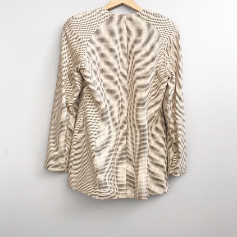 Elegant Cream Women's Blazer - Picture 5 of 8